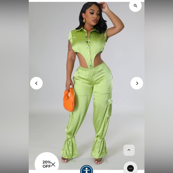 Hi! I’m selling this green two piece which is SUPER cute! - Picture 1 of 1